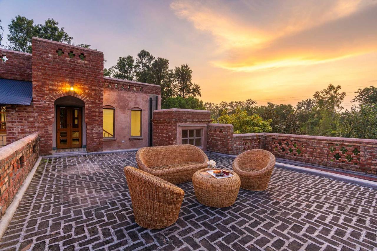 Stayvista'S Peepal Haveli - Rustic Kothi With Terrace, Breathtaking View & Bonfire Narainpur  Eksteriør billede